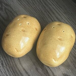 🥔 Potato Salt & Pepper Shakers Set Sonia’s Ceramics | PEI | Farmhouse decor 3.5”